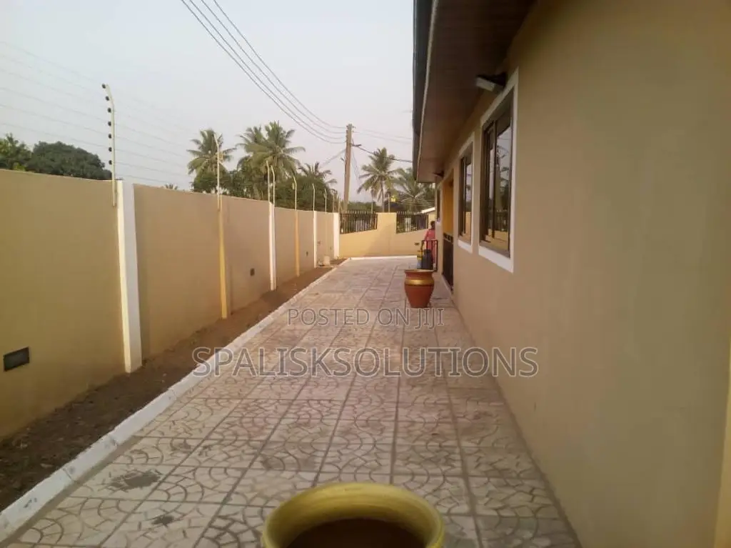 Furnished 3bdrm House in Sapieman, Amasaman for sale