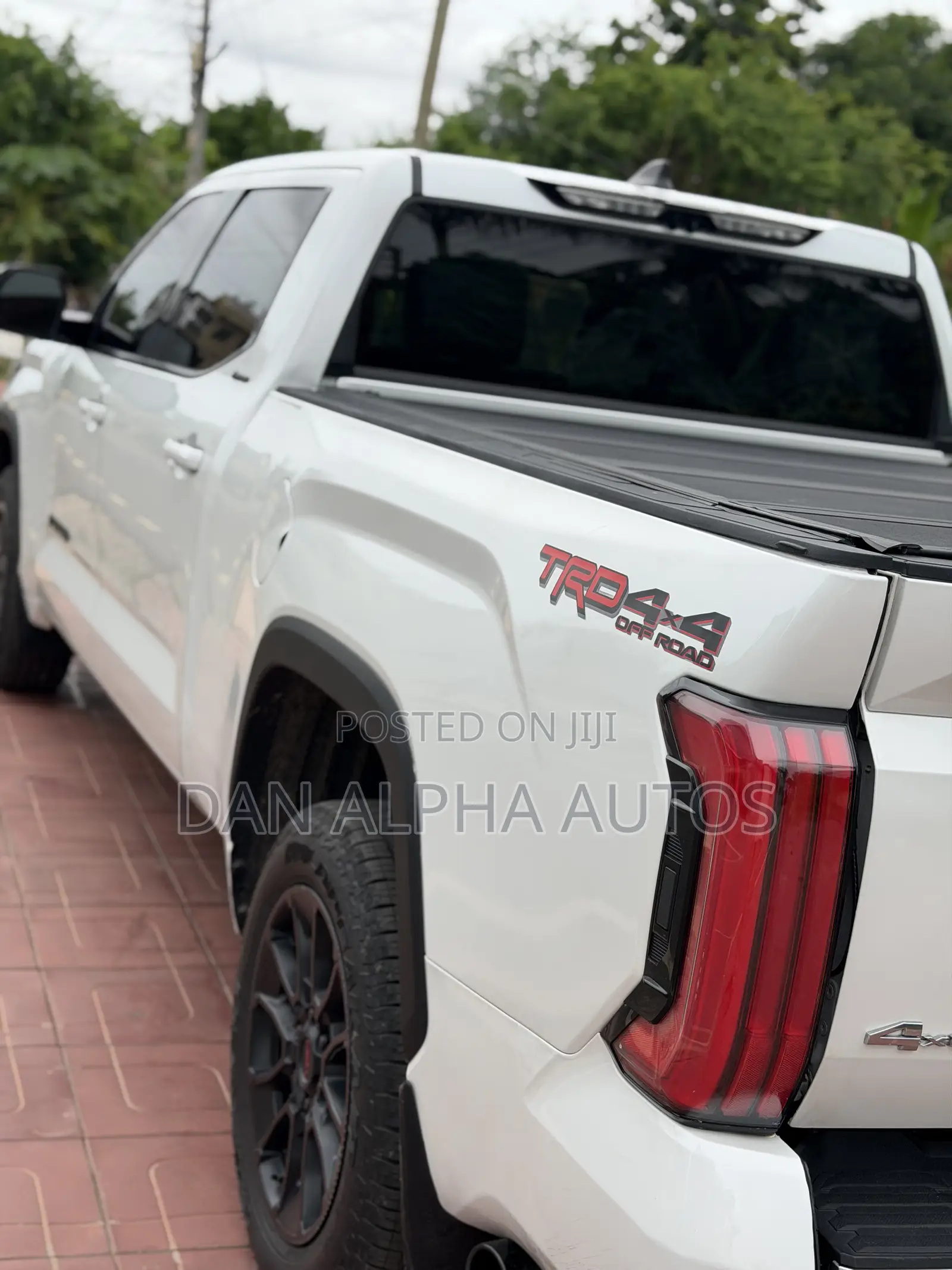 Toyota Tundra 2025 White