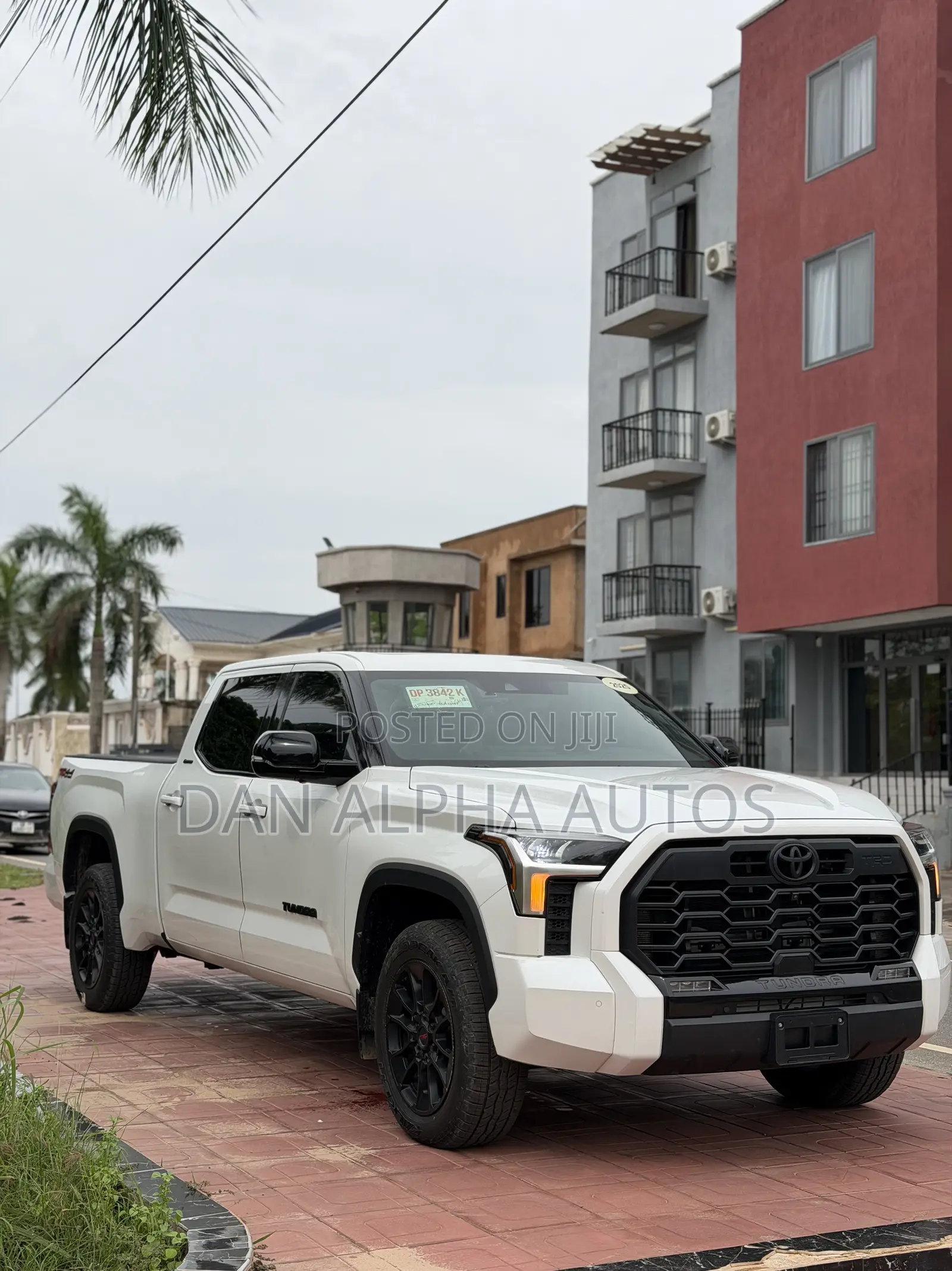 Toyota Tundra 2025 White