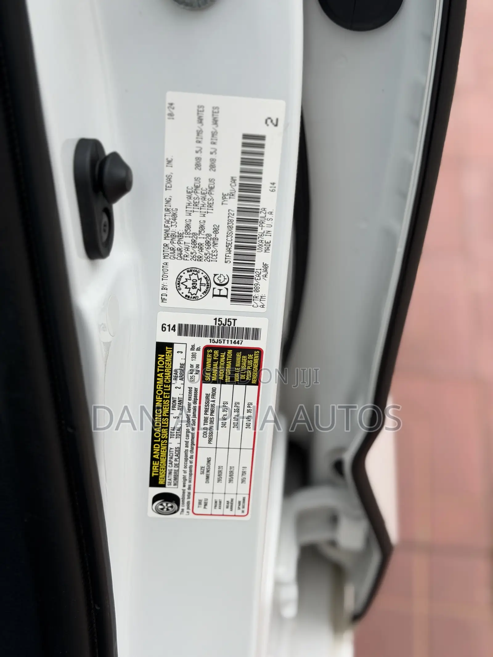 Toyota Tundra 2025 White