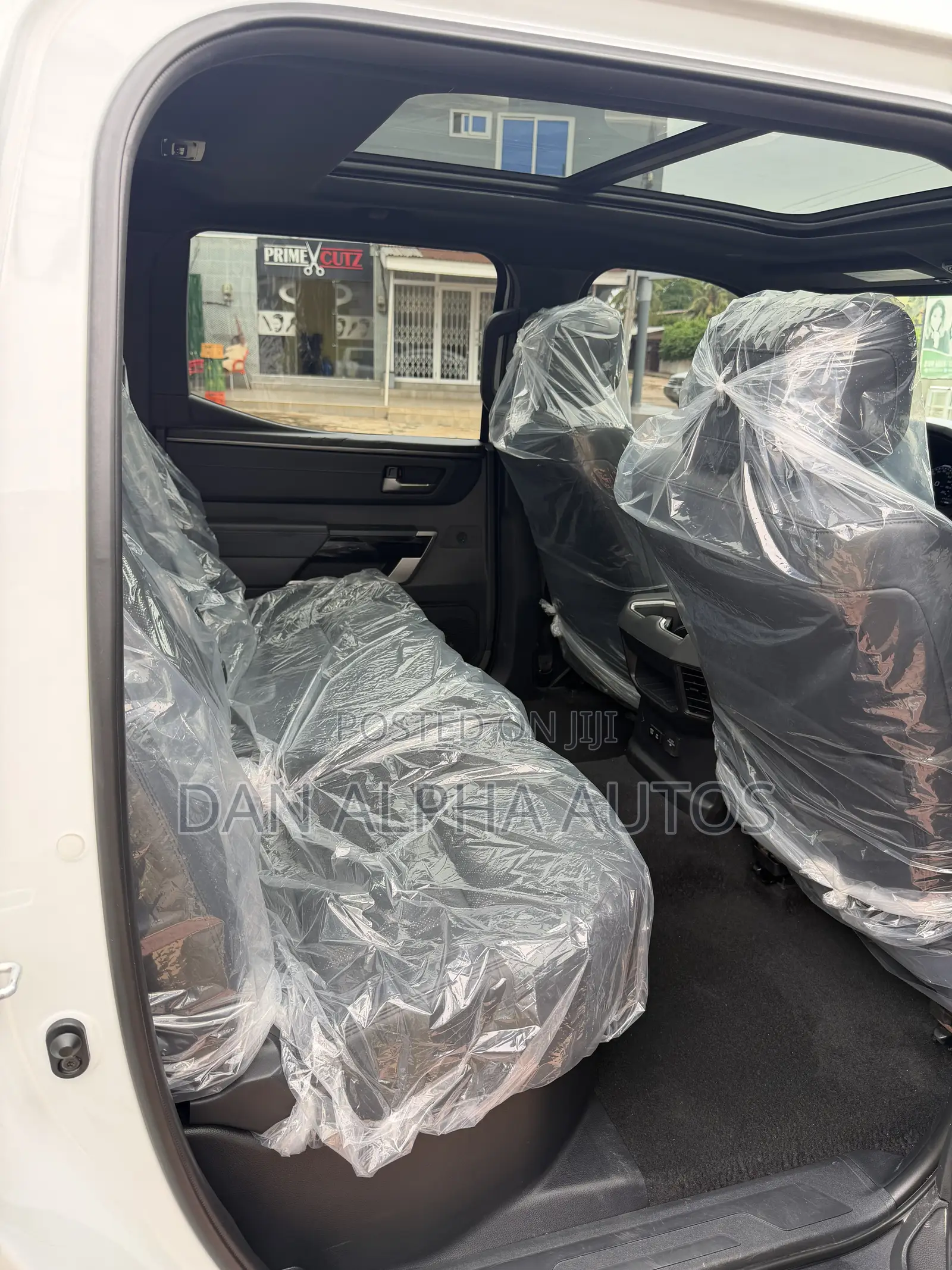 Toyota Tundra 2025 White