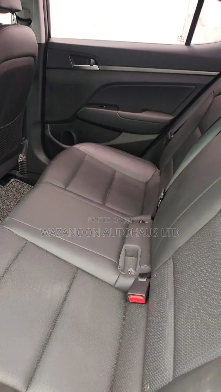 Hyundai Avante 2018 Black