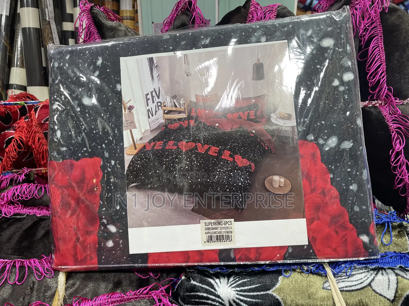 Bedspread , Bed Sheets and Duvet