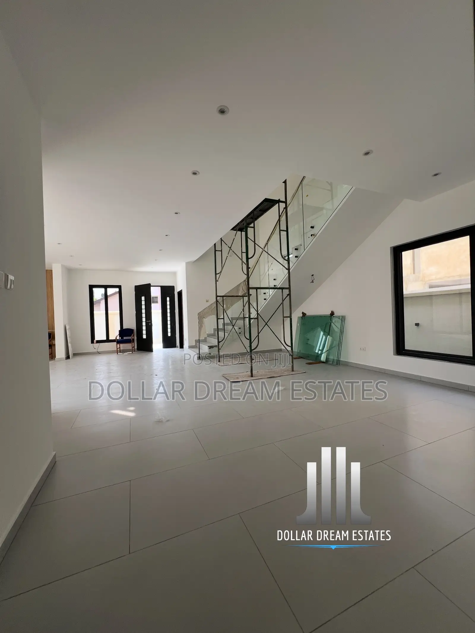 4bdrm House in Adjiriganor for sale
