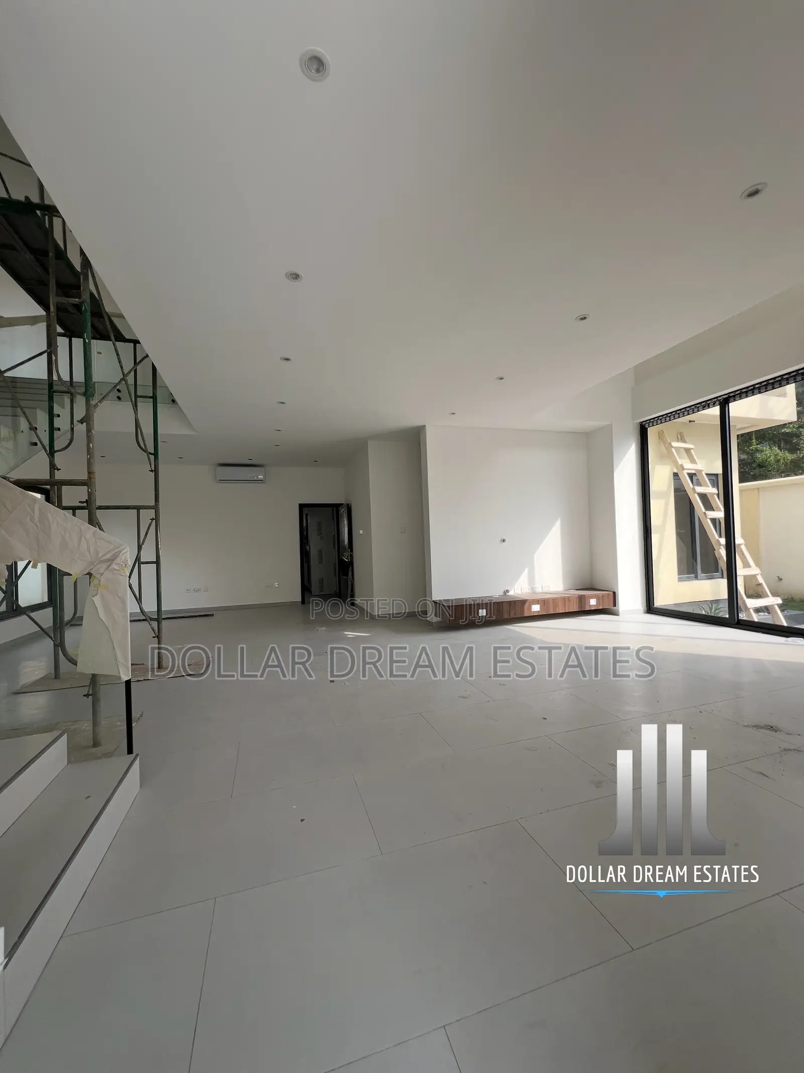 4bdrm House in Adjiriganor for sale