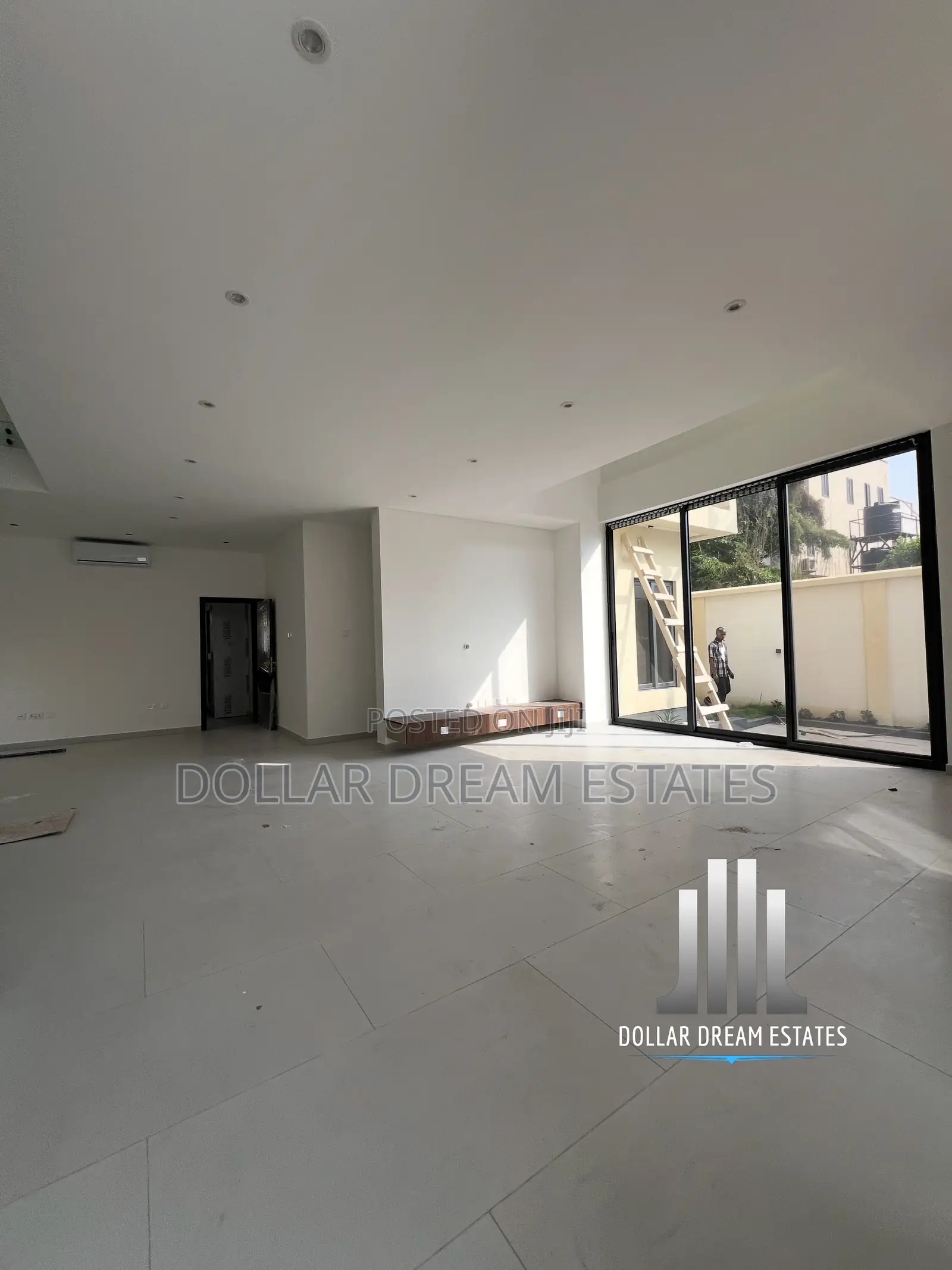 4bdrm House in Adjiriganor for sale