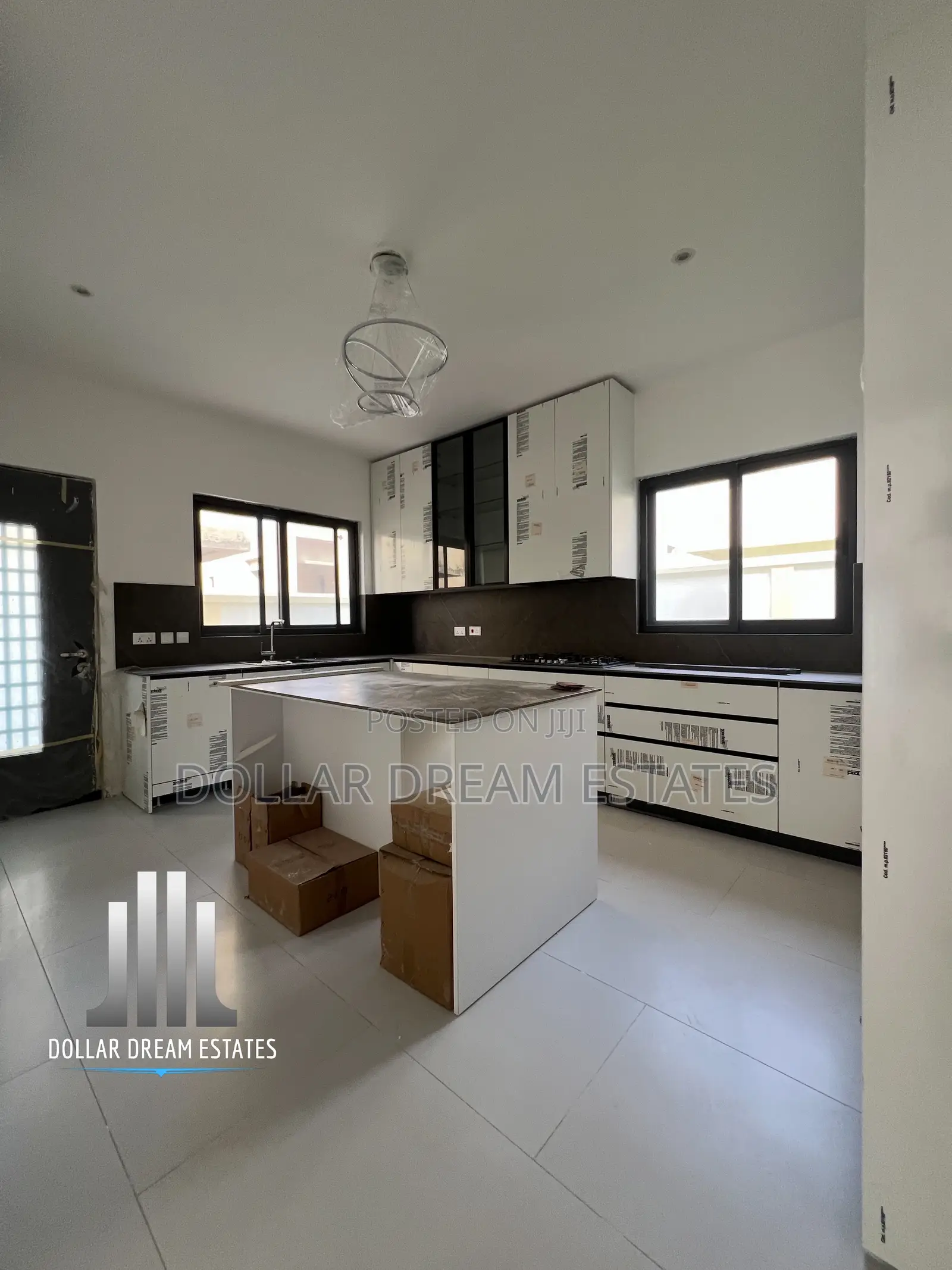 4bdrm House in Adjiriganor for sale
