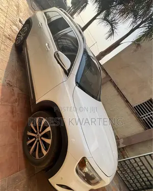 Mercedes-Benz GLB-Class 2021 White