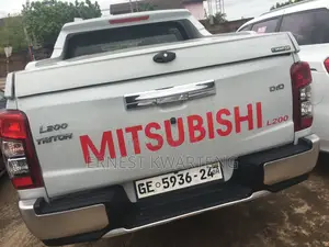 Mitsubishi L200 2023 White