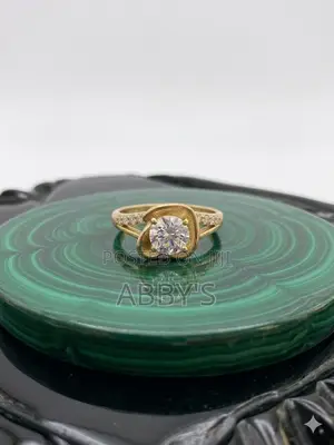High Quality Ladies Engagement/Promise Ring