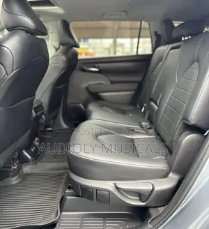 Toyota Highlander XLE AWD 2024 Gray