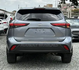 Toyota Highlander XLE AWD 2024 Gray