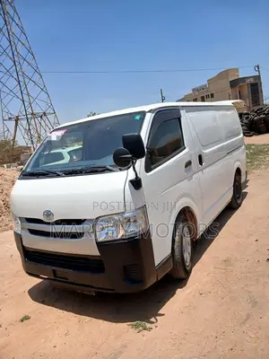 Toyota HiAce 2014 White
