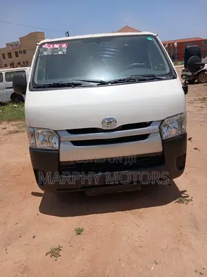 Toyota HiAce 2014 White