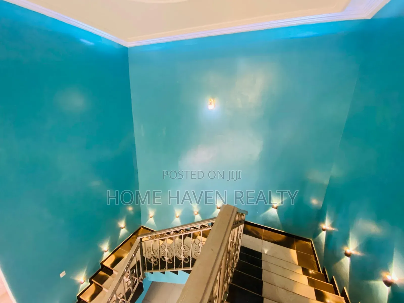 10bdrm House in Tema Afienya, for rent