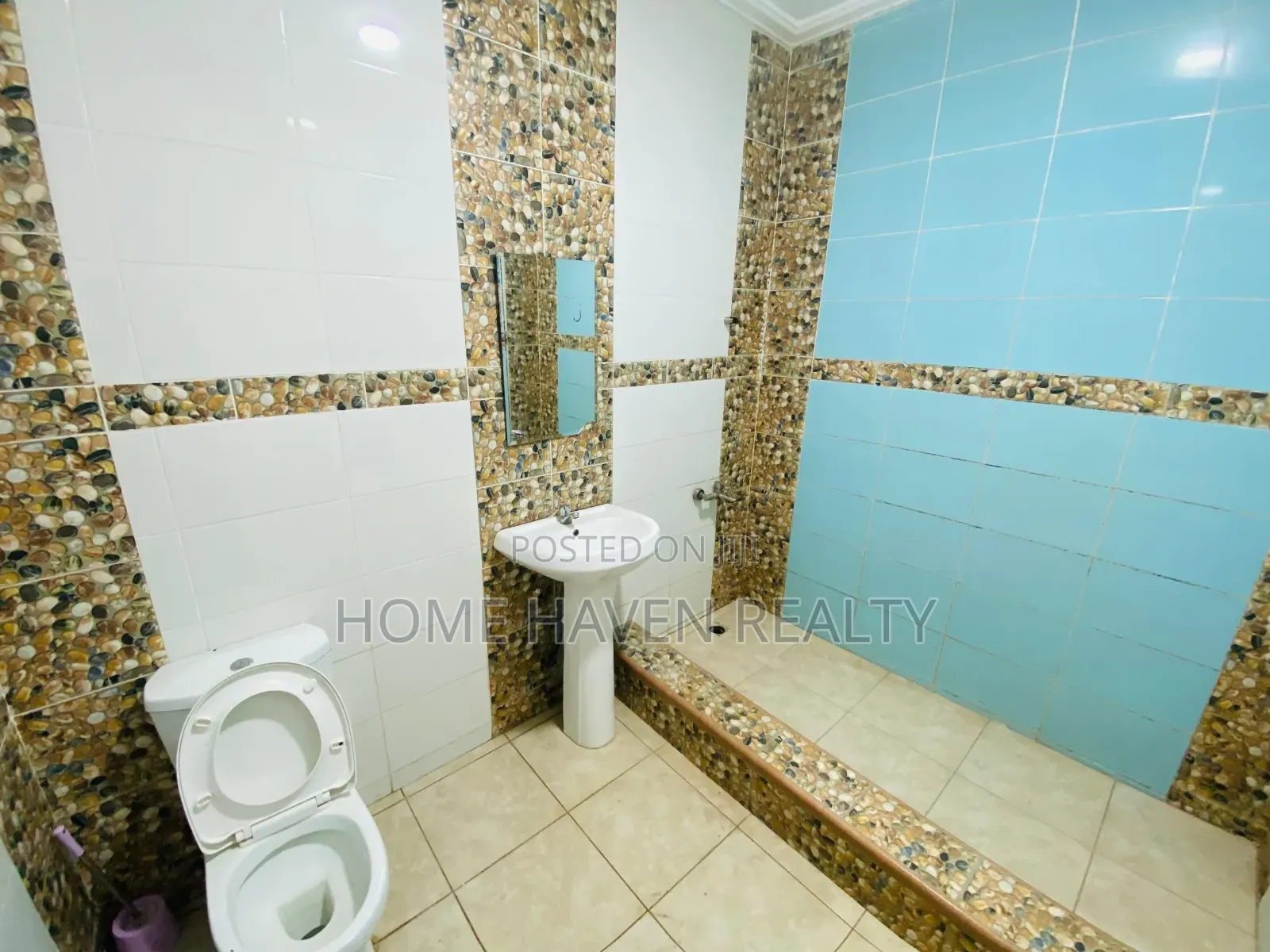 10bdrm House in Tema Afienya, for rent