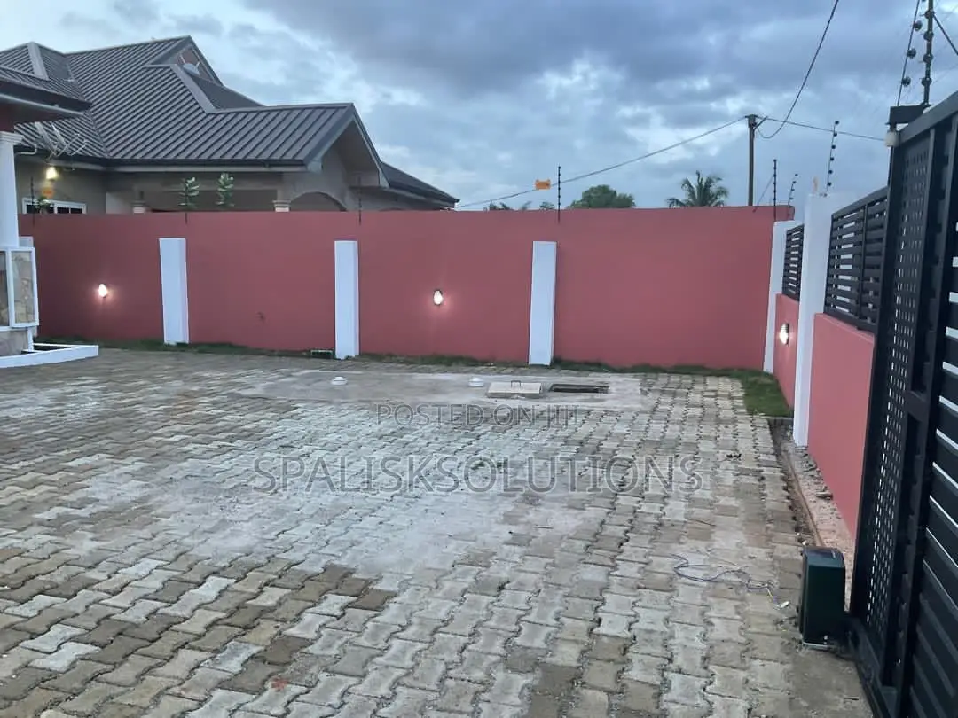 Furnished 4bdrm House in Oyarifa for sale