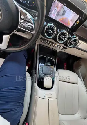 Mercedes-Benz GLB-Class 2021 White
