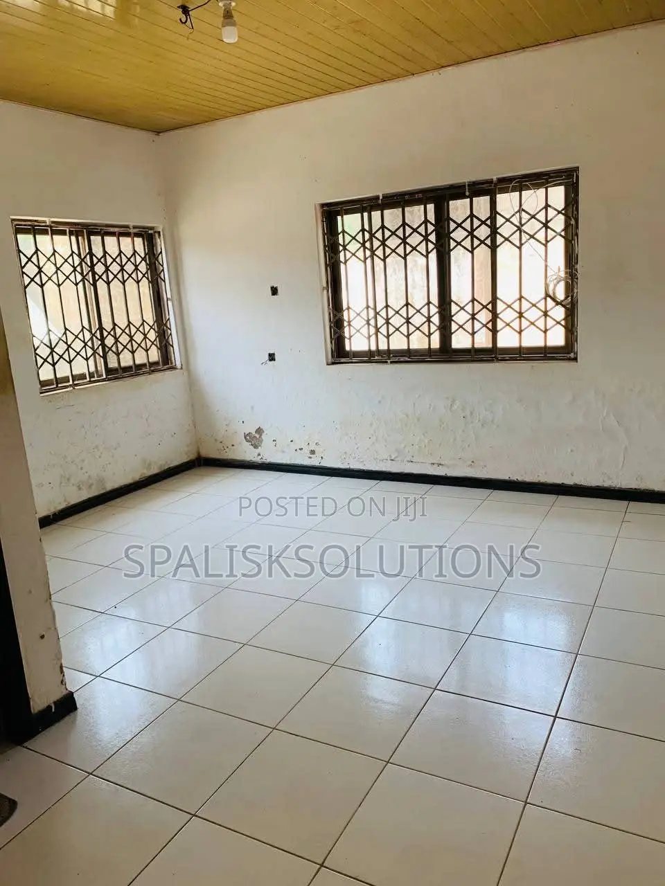 Furnished 5bdrm House in Madina for sale
