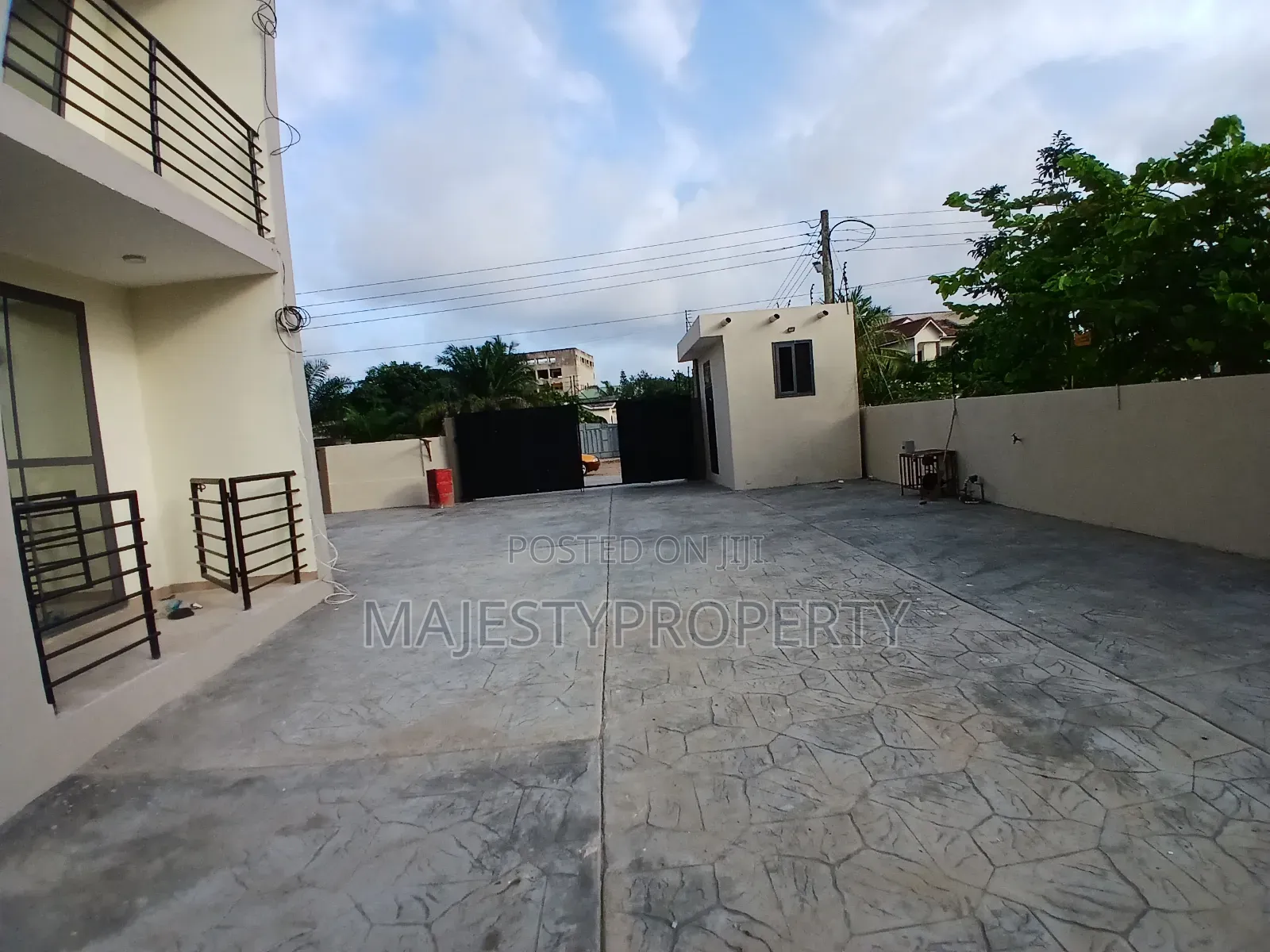 3bdrm Apartment in Batsona, Baatsona Total for rent