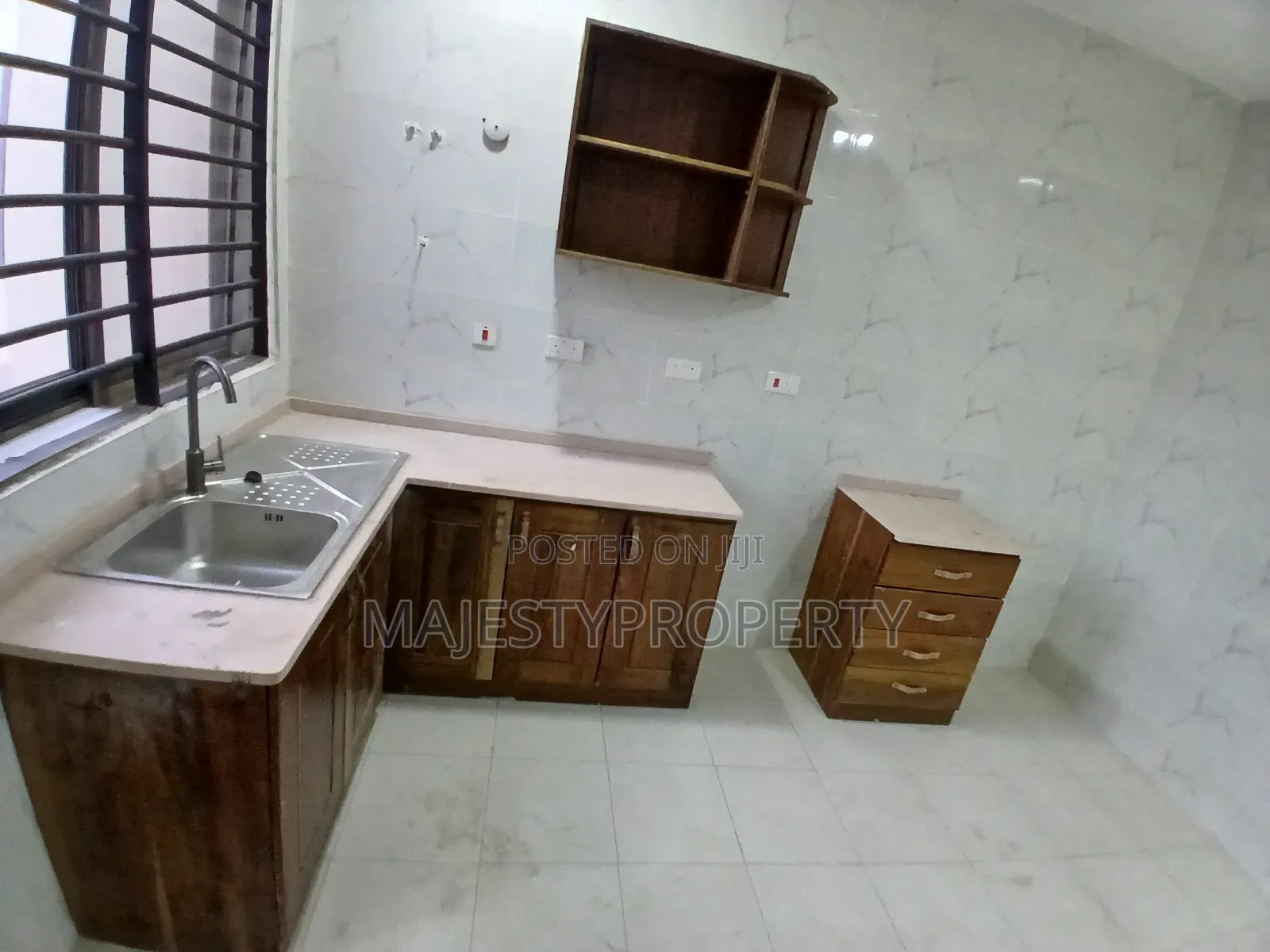 3bdrm Apartment in Batsona, Baatsona Total for rent