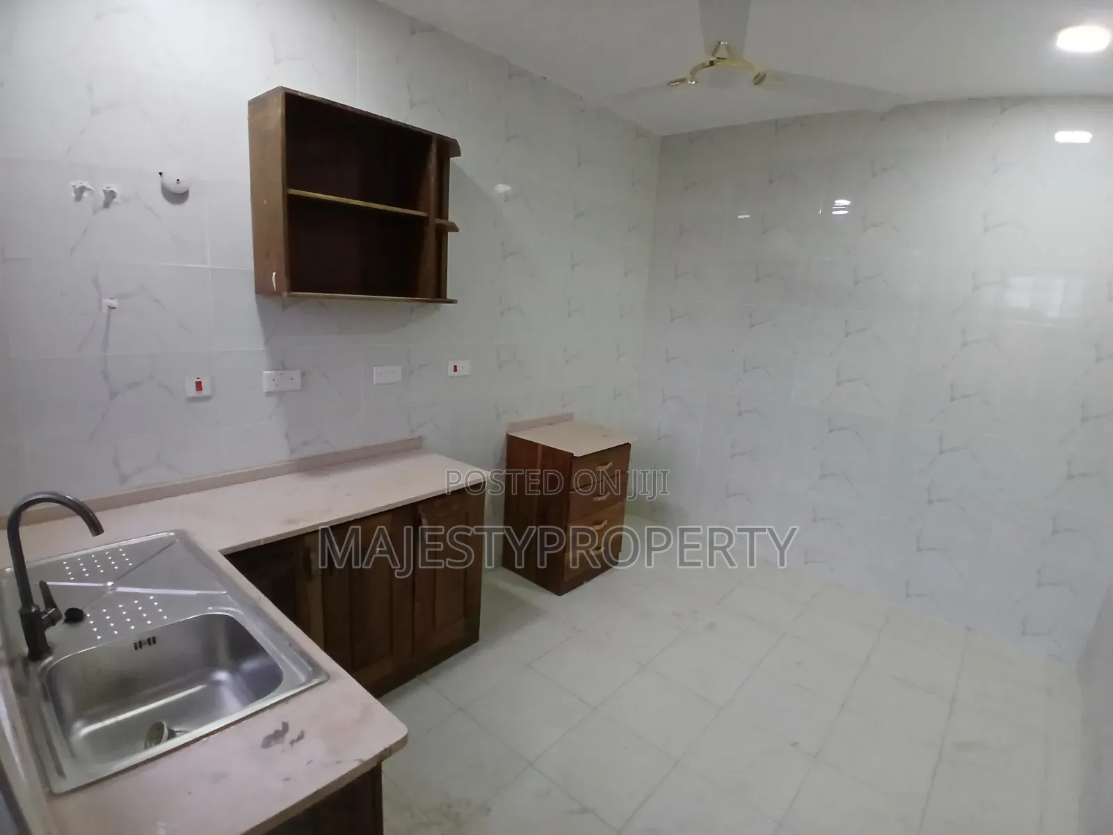 3bdrm Apartment in Batsona, Baatsona Total for rent