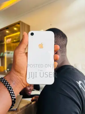 Apple iPhone XR 64 GB White