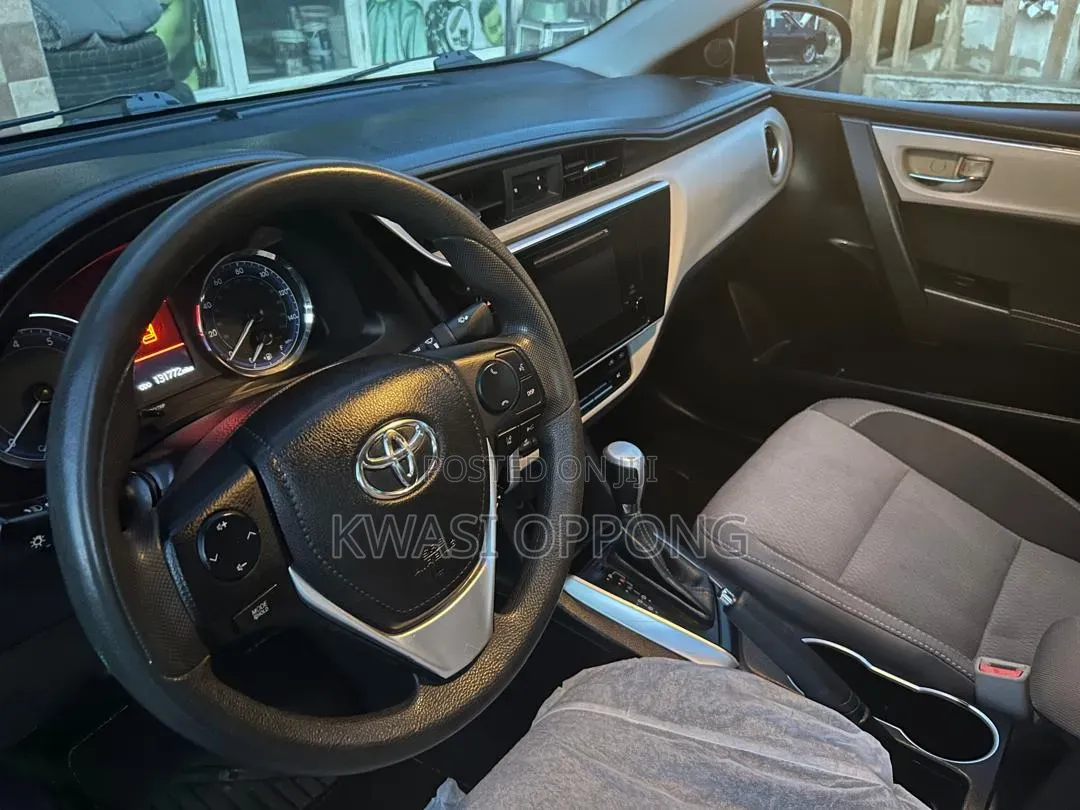 Toyota Corolla 2018 Red
