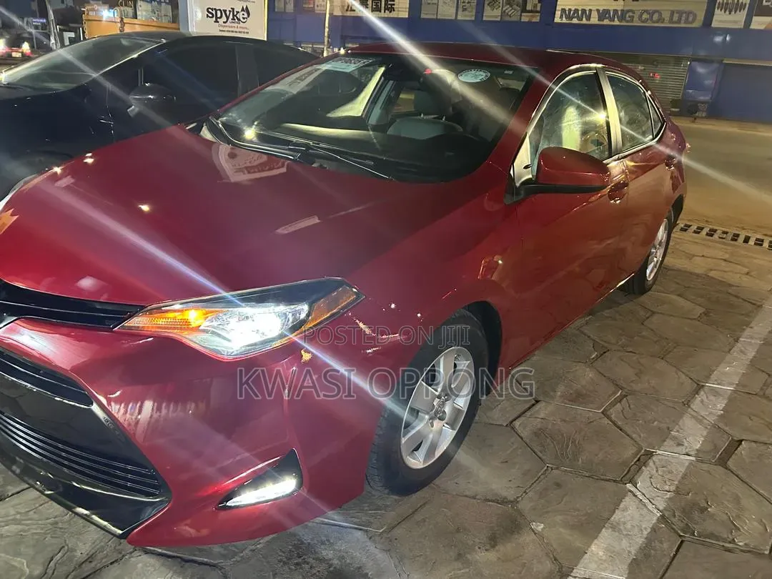Toyota Corolla 2018 Red