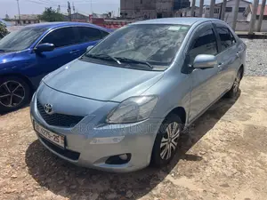 Toyota Belta 2010 Blue