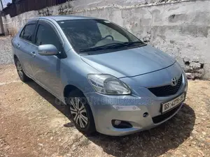 Toyota Belta 2010 Blue