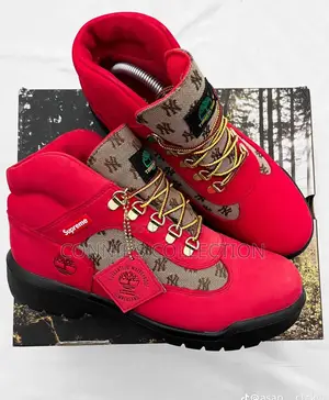 Supreme X New York Yankees X Timberland Field Boots in Red