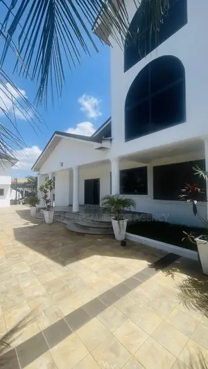 7bdrm House in Sefdard Properties, Achimota for sale