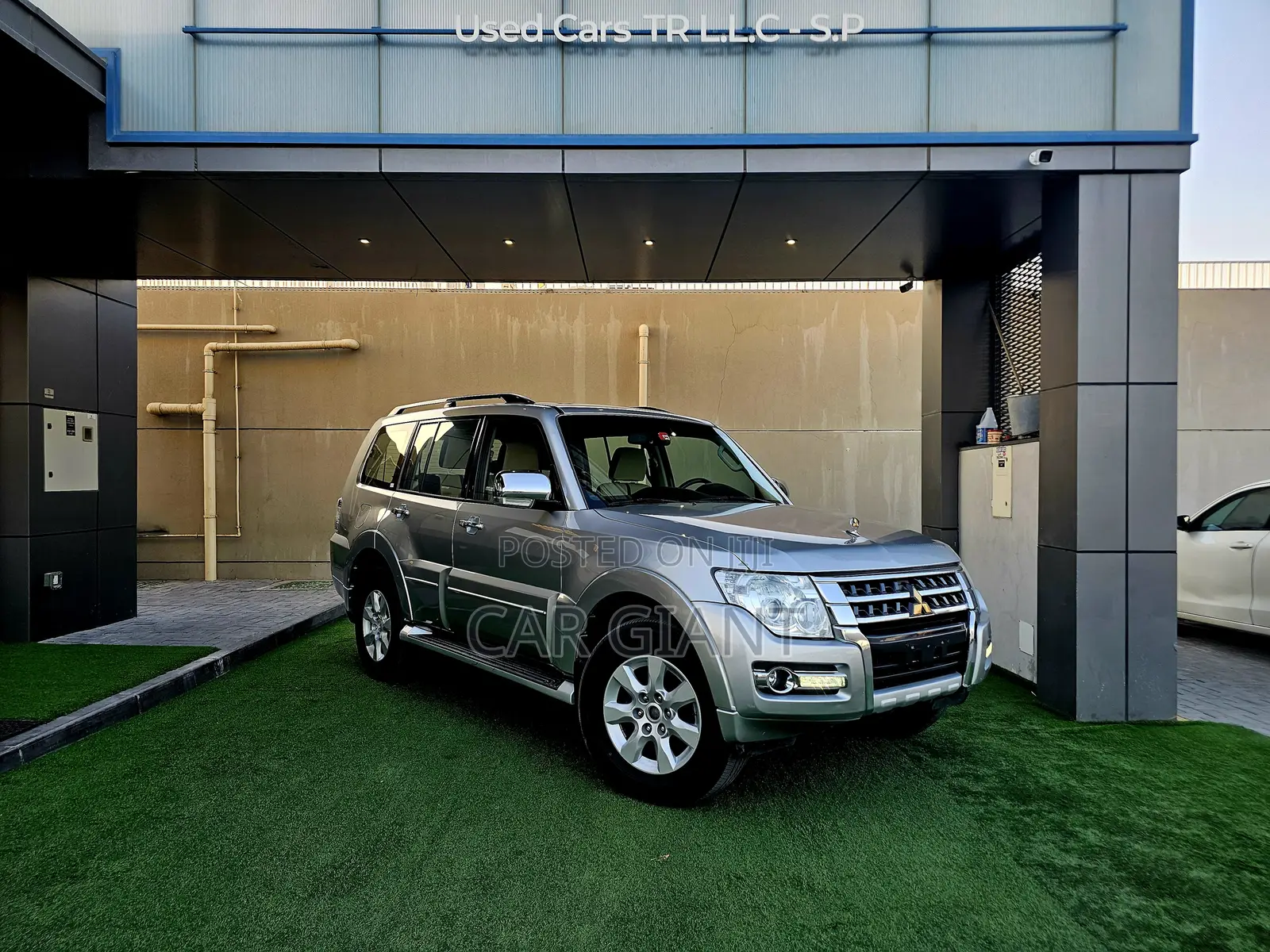 Mitsubishi Pajero 2022 Silver