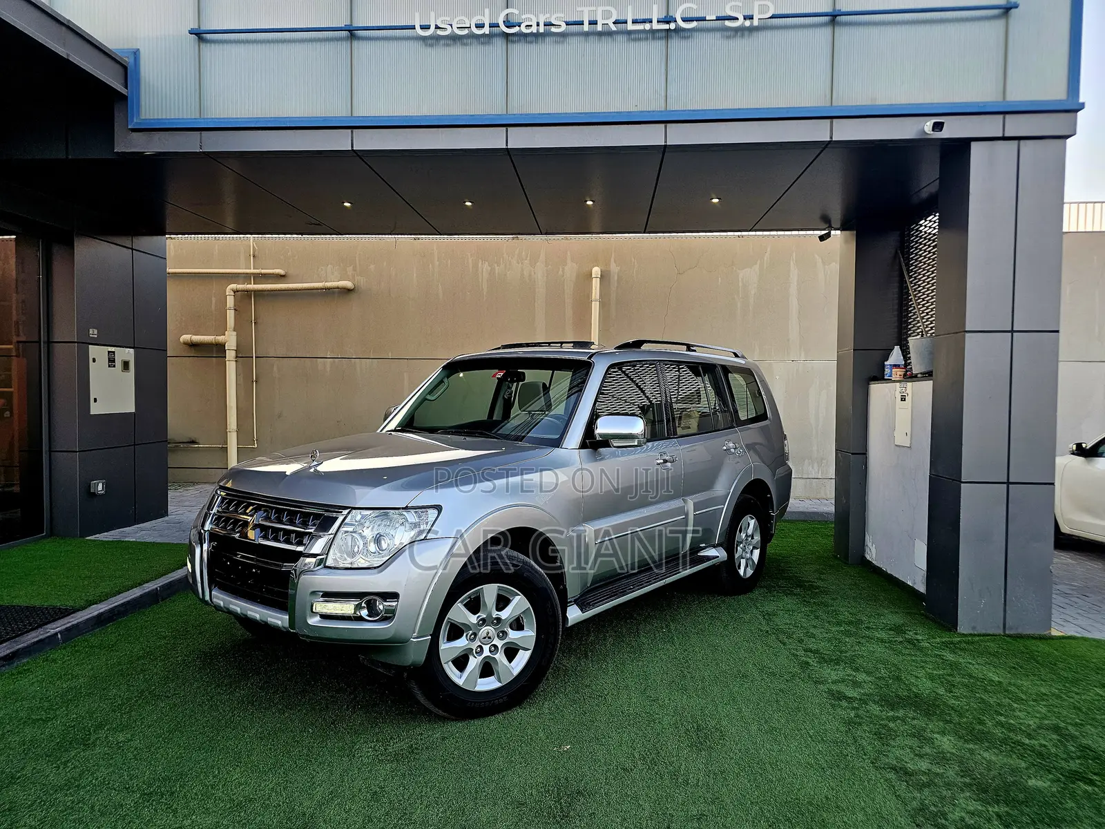 Mitsubishi Pajero 2022 Silver