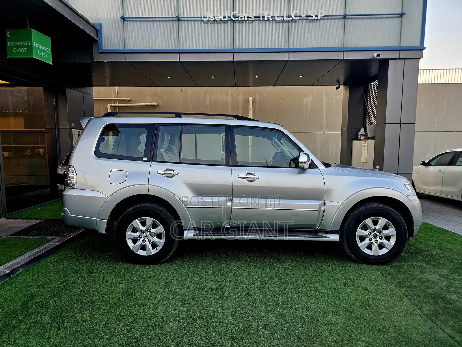 Mitsubishi Pajero 2022 Silver