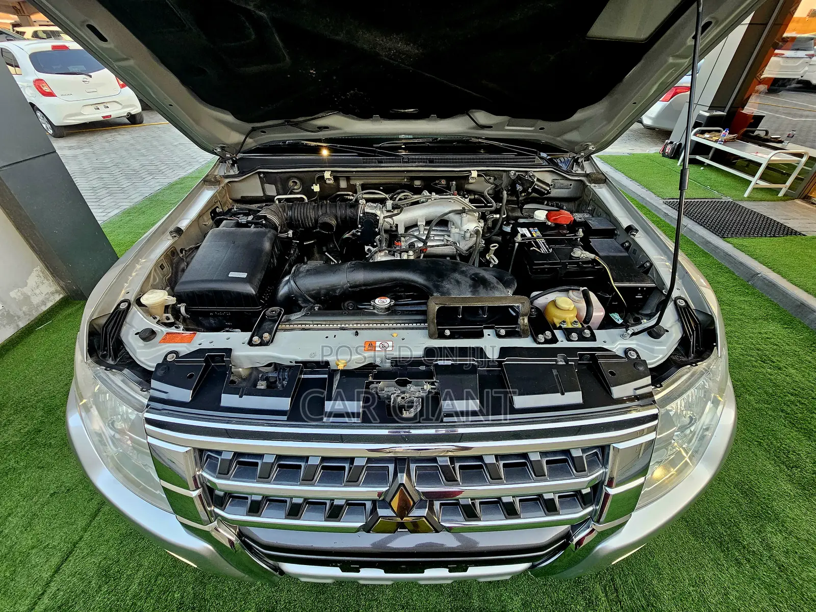 Mitsubishi Pajero 2022 Silver