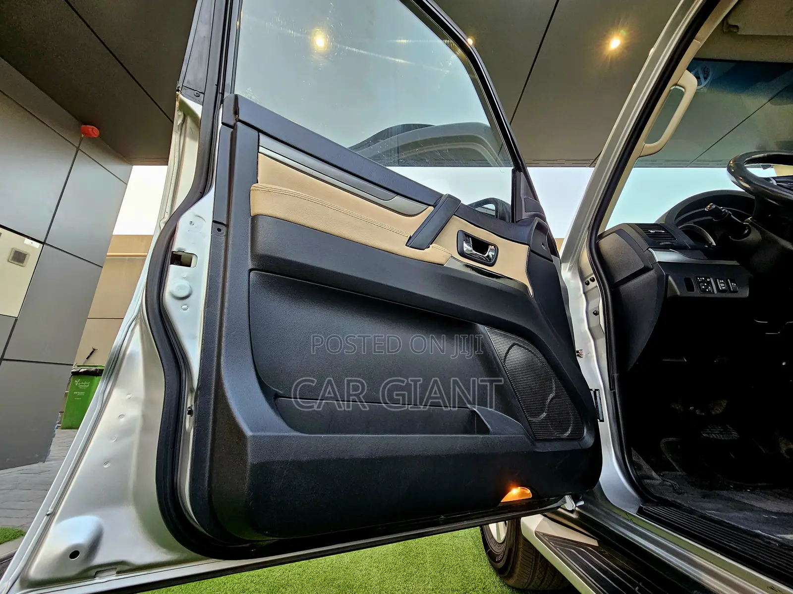 Mitsubishi Pajero 2022 Silver