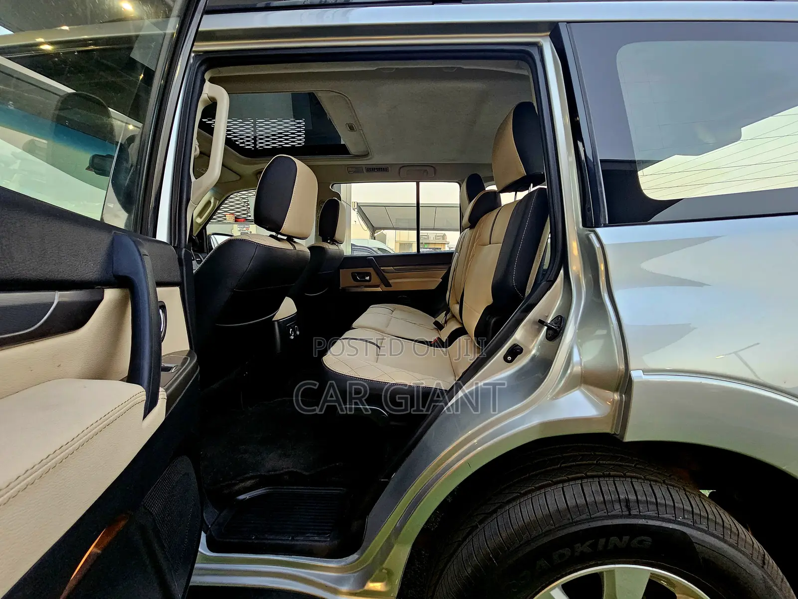 Mitsubishi Pajero 2022 Silver