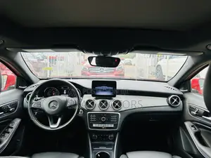 Mercedes-Benz GLA 250 2018 Red
