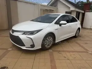 Toyota Corolla Hybrid LE AWD 2024 White