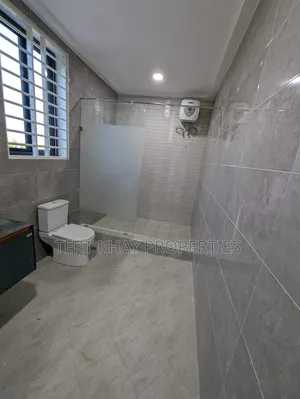 4bdrm House in Cfc Estate, The Mall for sale