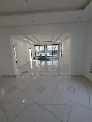 4bdrm House in Cfc Estate, The Mall for sale