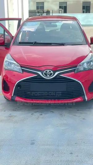 Toyota Yaris LE Hatchback 5dr 2015 Red