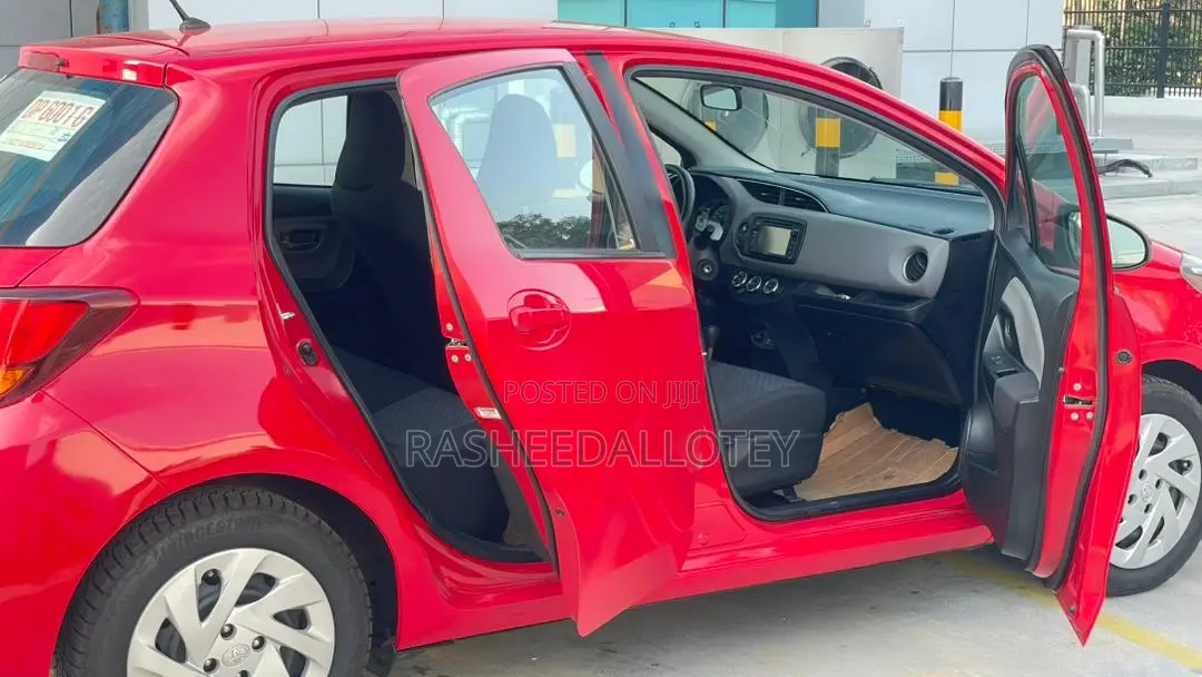 Toyota Yaris LE Hatchback 5dr 2015 Red