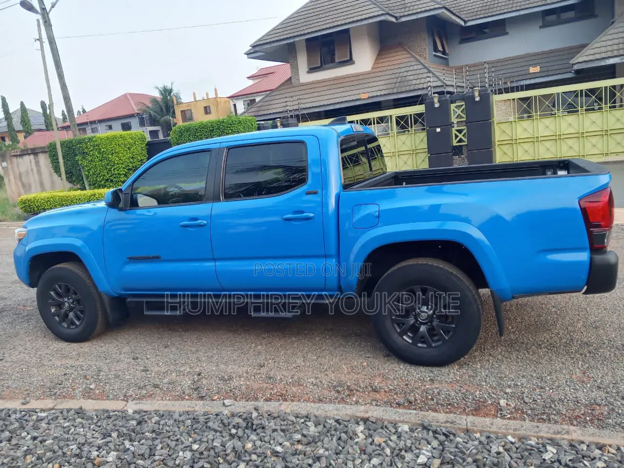 Toyota Tacoma 2020 Blue