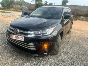 Toyota Highlander LE 2019 Black