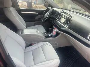 Toyota Highlander LE 2019 Black