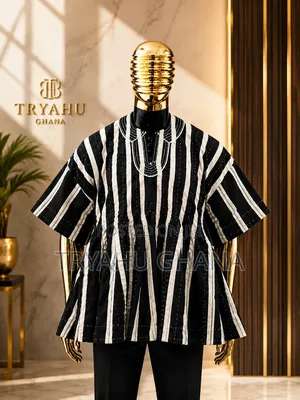 Buy Handmade Northern Quality Men Black and White Smock at Tryahu