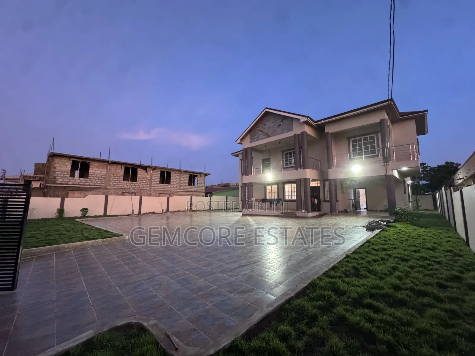 5bdrm House in School Junction, Adjiriganor for rent